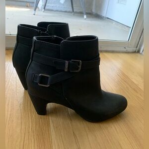 Sam&Libby black heeled booties. Size 7
